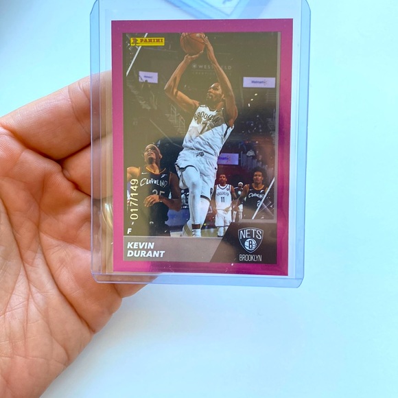 Kevin Durant - Picture 1 of 3